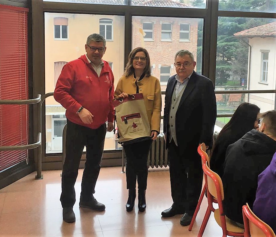 consegna dei tesserini AFDS sez. Zanon-Deganutti agli alunni volontari donatori di sangue